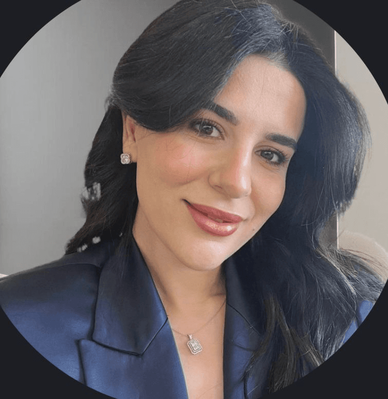 Klinik Psikolog Ebru Bucak Çakır Portre Görseli