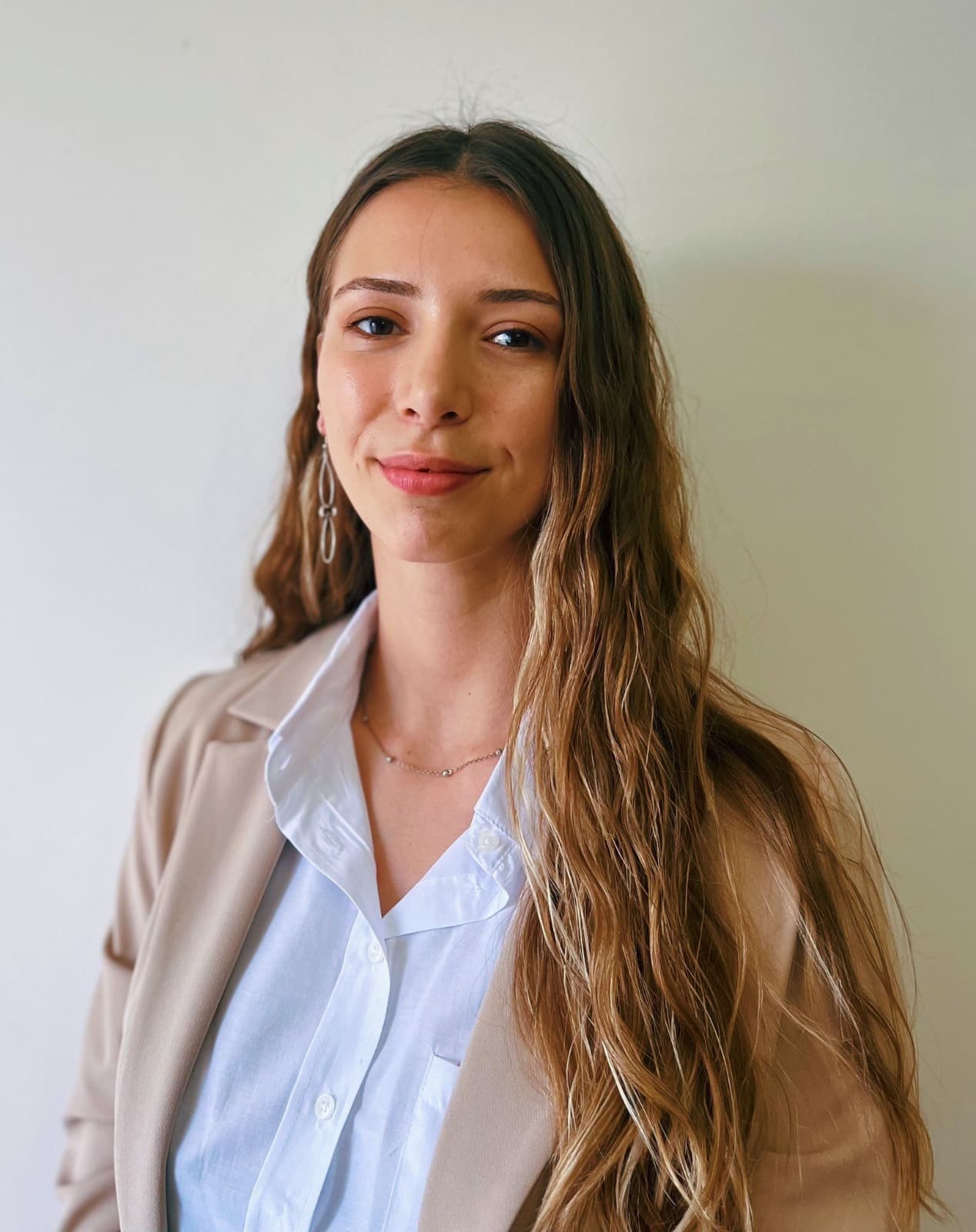 Klinik Psikolog Ezgi Bingül Portre Görseli